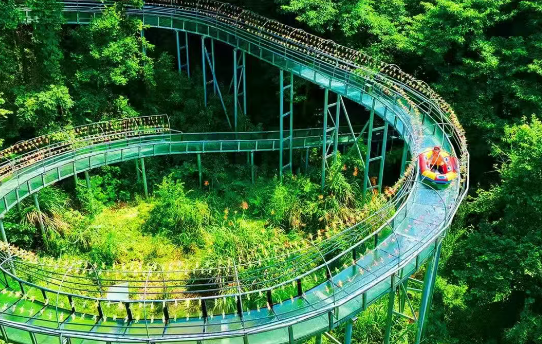 昌硕谷悬崖瀑布漂流